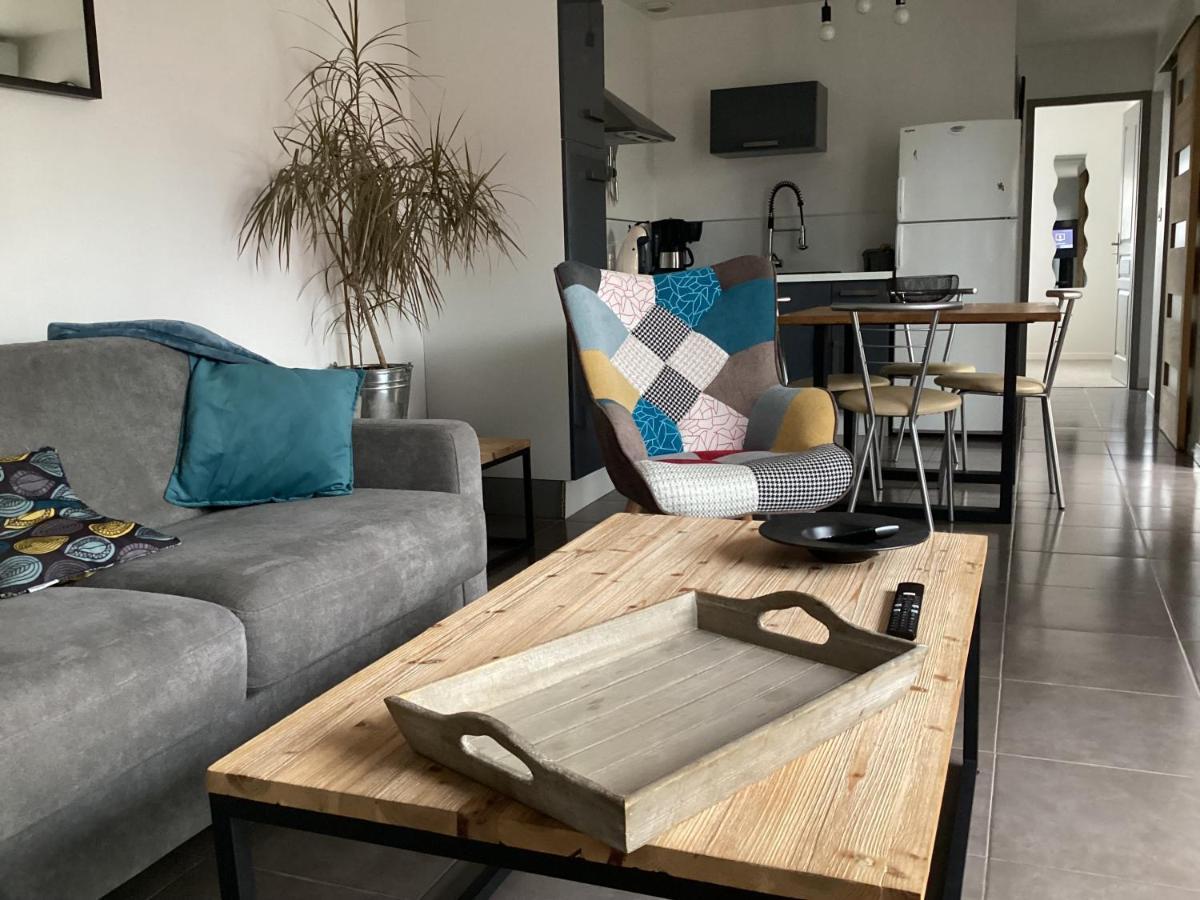 Joli Appartement 50 M2 Classe 3 Etoiles Avec Terrasse Et Jardin لا روشيل المظهر الخارجي الصورة