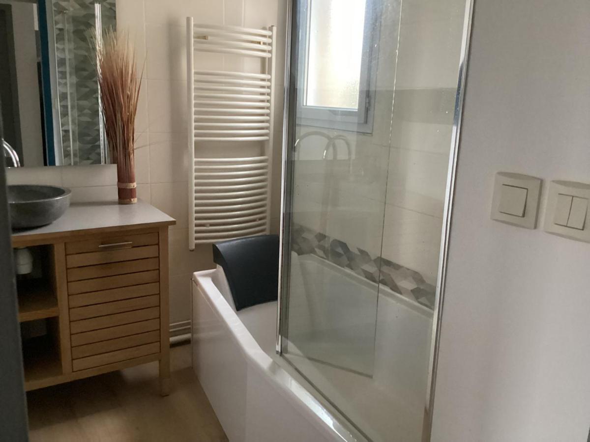 Joli Appartement 50 M2 Classe 3 Etoiles Avec Terrasse Et Jardin لا روشيل المظهر الخارجي الصورة